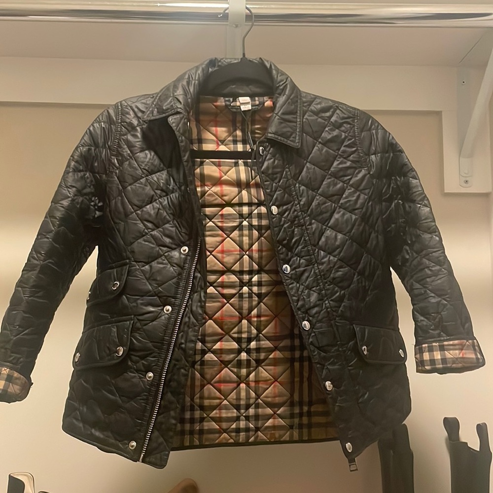 Kids Burberry Quilted Jacket in black size 8